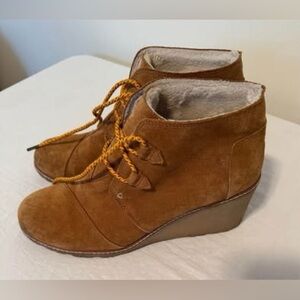 Toms Brown Suede Wedge Shoes desert ankle booties boots round toe women’s sz 11